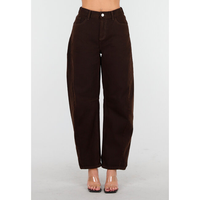 Dunkelbraune, hoch taillierte, locker sitzende, konisch zulaufende Hose mit Seitentaschen