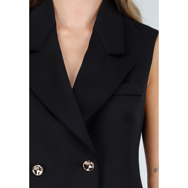 Schwarzes ärmelloses Blazerkleid mit goldenen Knöpfen