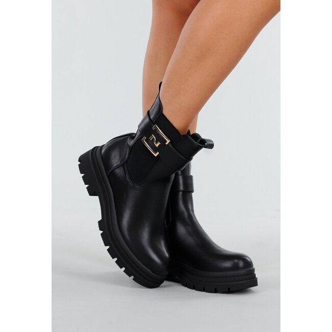 Schwarze Stiefeletten mit Schnalle