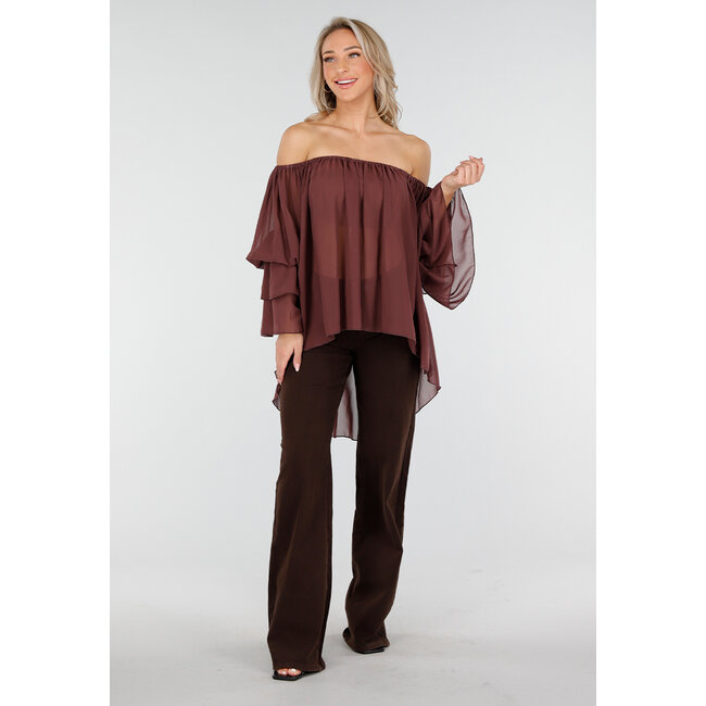Dunkelbraune Off-Shoulder-Bluse mit weiten Ärmeln und Volant