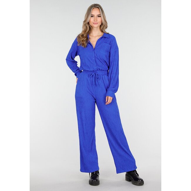 Kobaltblaues zweiteiliges Set mit Stretchbluse und gerader Hose