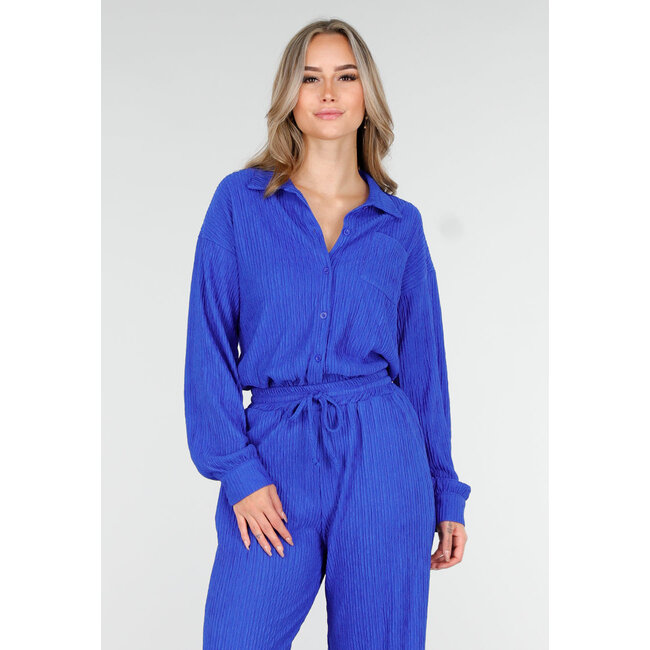 Kobaltblaues zweiteiliges Set mit Stretchbluse und gerader Hose