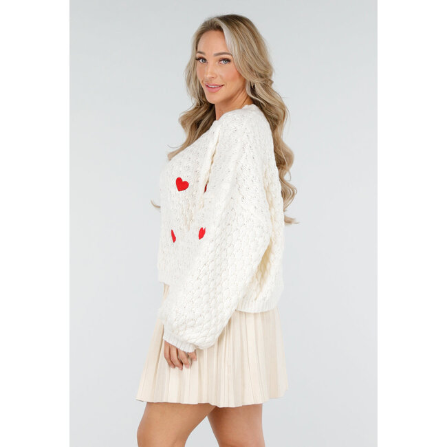 Beige Strickpullover mit roten Herzen und Ballonärmeln