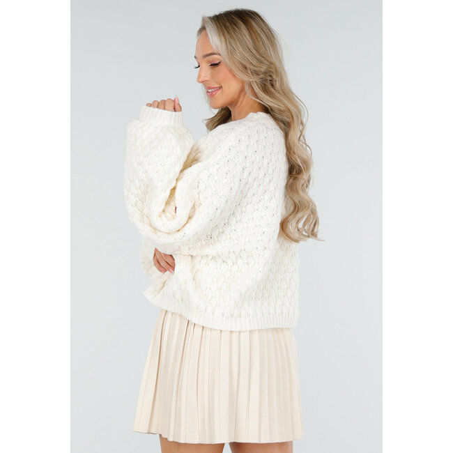 Beige Strickpullover mit roten Herzen und Ballonärmeln