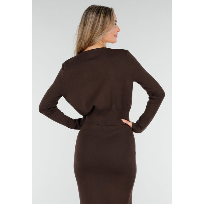 Braunes 2-teiliges Set mit Knöpfen und Midirock mit Schlitz