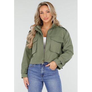 Grüne, verkürzte Utility-Jacke