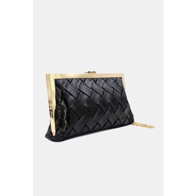 Schwarze geflochtene Clutch aus Kunstleder mit goldenem Rand und abnehmbarer Schulterkette