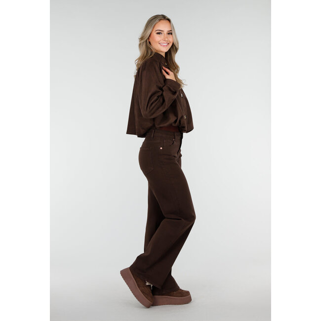 Dunkelbraune Wildledersneaker mit Plateausohle und warmem Futter