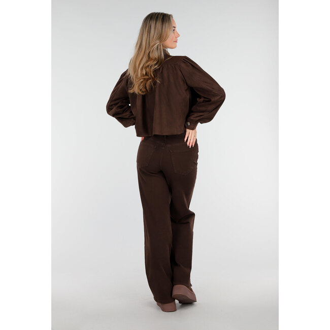 Dunkelbraune Wildledersneaker mit Plateausohle und warmem Futter