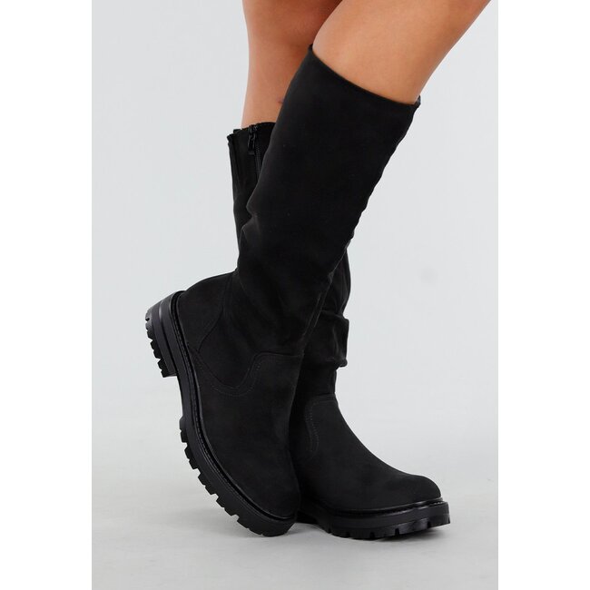 Schwarze Wildlederstiefel