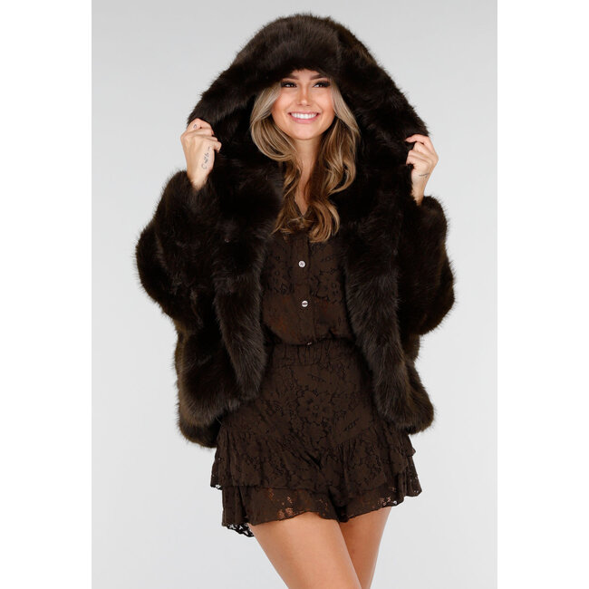 Dunkelbrauner Kunstfellmantel mit Kapuze und Oversize-Passform