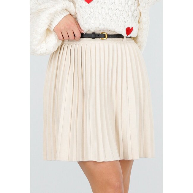 Beige Plisseerock mit Gürtel