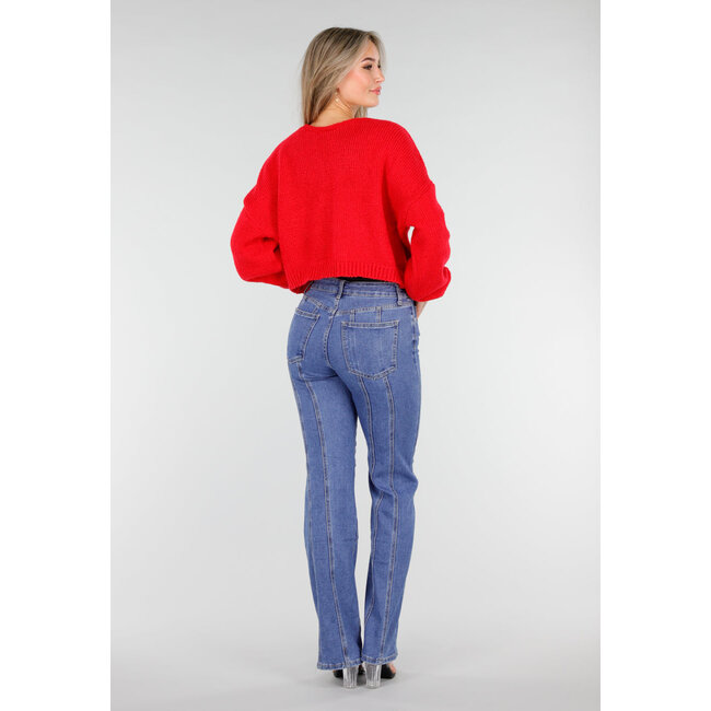 Rote Strickjacke mit Schleife vorne