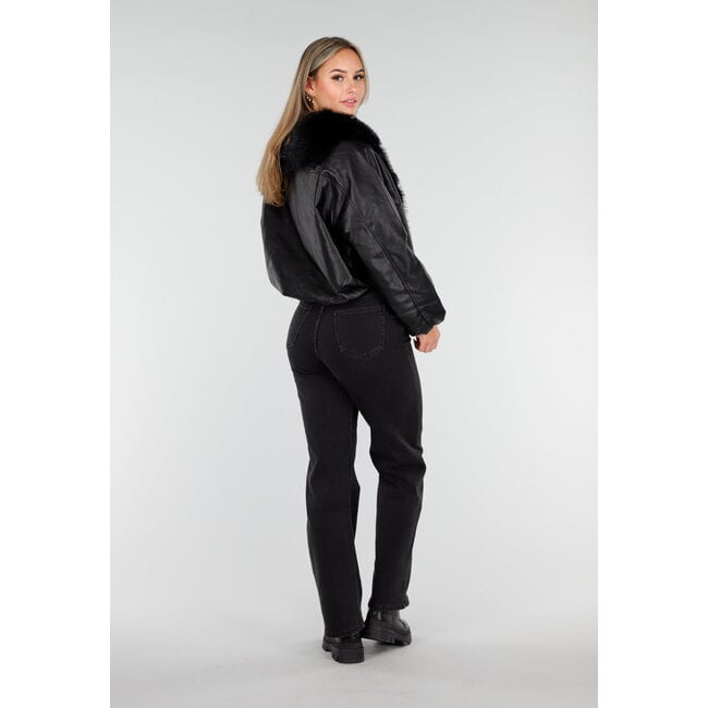 Schwarze Lederoptik-Jacke mit Kunstpelzkragen