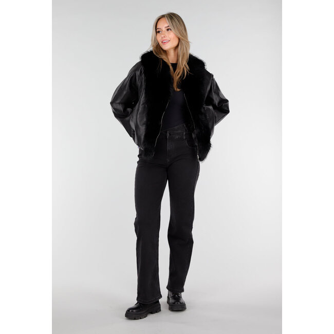 Schwarze Lederoptik-Jacke mit Kunstpelzkragen