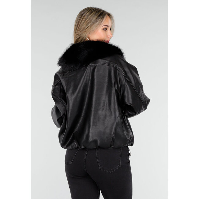 Schwarze Lederoptik-Jacke mit Kunstpelzkragen