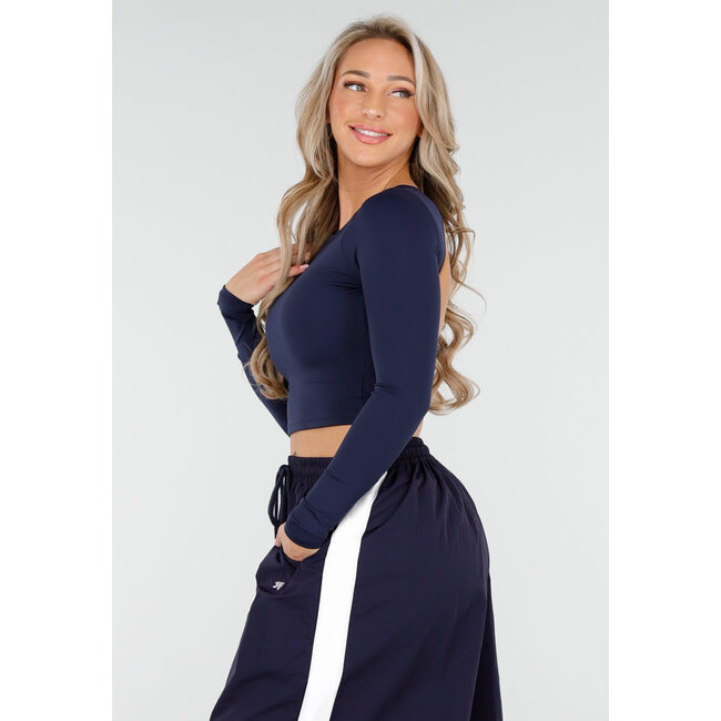 Dunkelblaues Crop Top mit Polstern und offenem Rücken