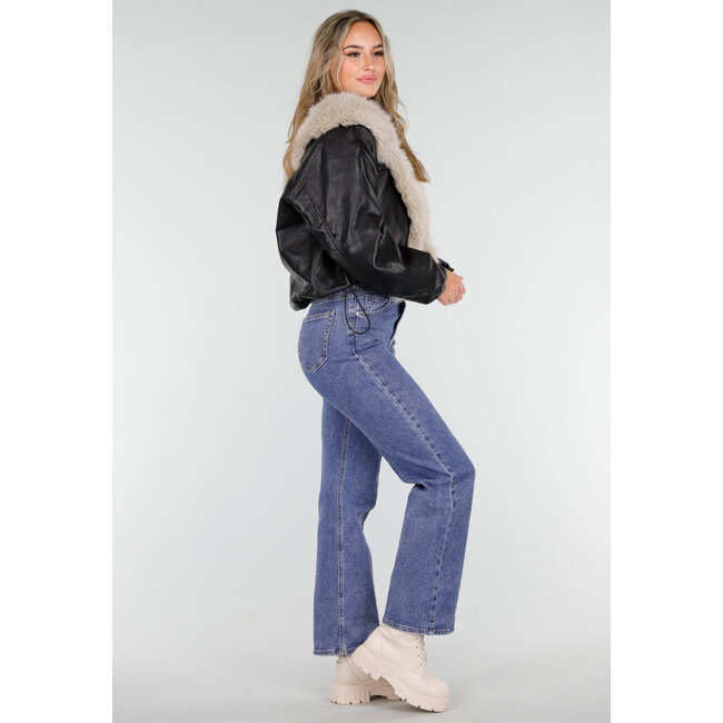 Schwarze Lederoptik-Jacke mit beigem Kunstfellkragen
