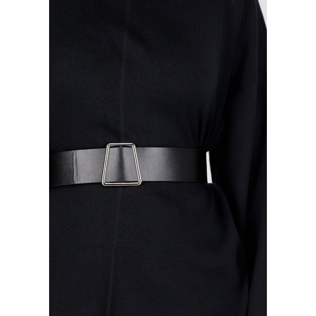 Schwarzes zweiteiliges Set mit weiten Ärmeln und Stretch