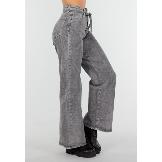 Graue Stretchjeans mit weitem Bein, hoher Taille und Krawattengürtel