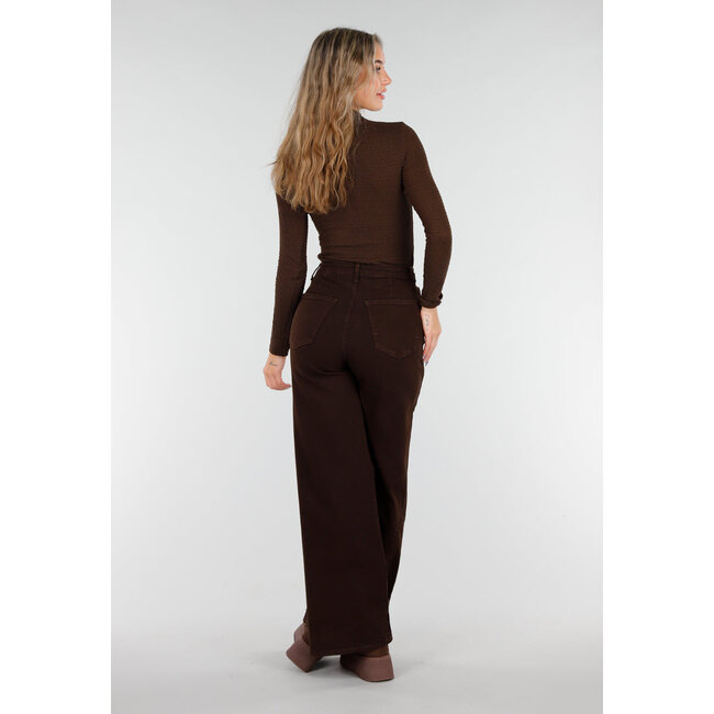 Dunkelbraune Stretchjeans mit weitem Bein und hoher Taille