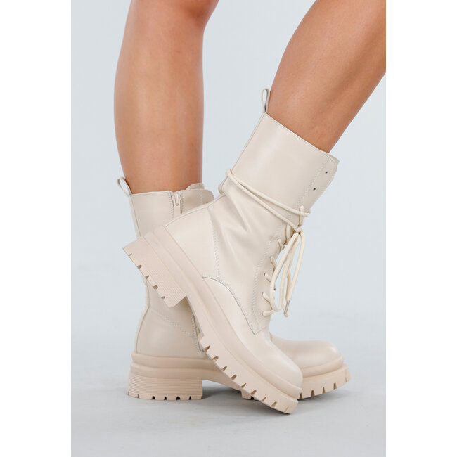 Beigefarbene Bikerstiefel