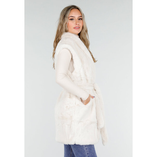 Cremefarbener Faux Fur Bodywarmer mit Gürtel