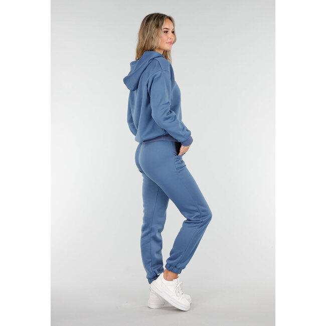 Blauer Jogginganzug mit Kapuze und Kordelzug