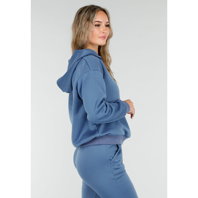 Blauer Jogginganzug mit Kapuze und Kordelzug