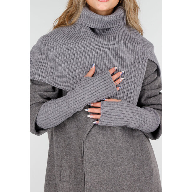 Graue Strickhandschuhe ohne Fingerspitzen