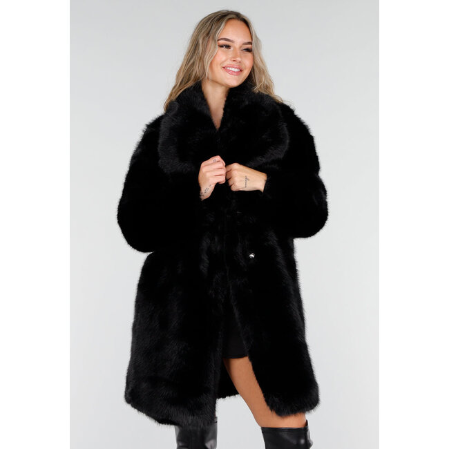 Schwarze Kunstfelljacke mit breitem Kragen