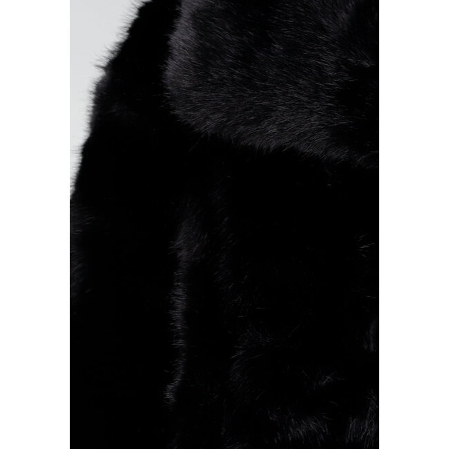 Schwarze Kunstfelljacke mit breitem Kragen