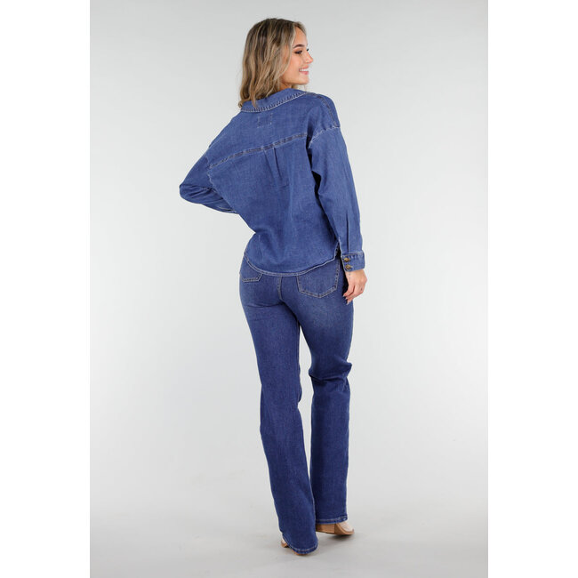 Blaue Jeansbluse mit Knopfdetail