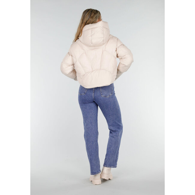 Cremefarbene, wattierte Daunenjacke mit Kapuze