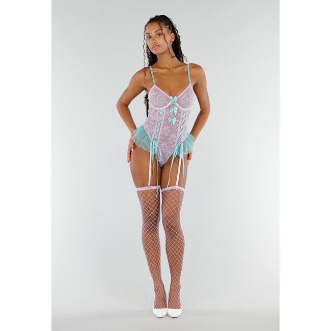 Lila Spitzen-Dessous-Set mit mintgrünen Schleifen, Tüll-Details und Netzstrümpfen