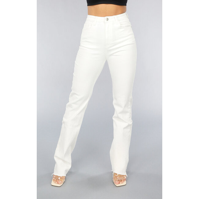 Weiße Röhrenjeans mit geraden Beinen