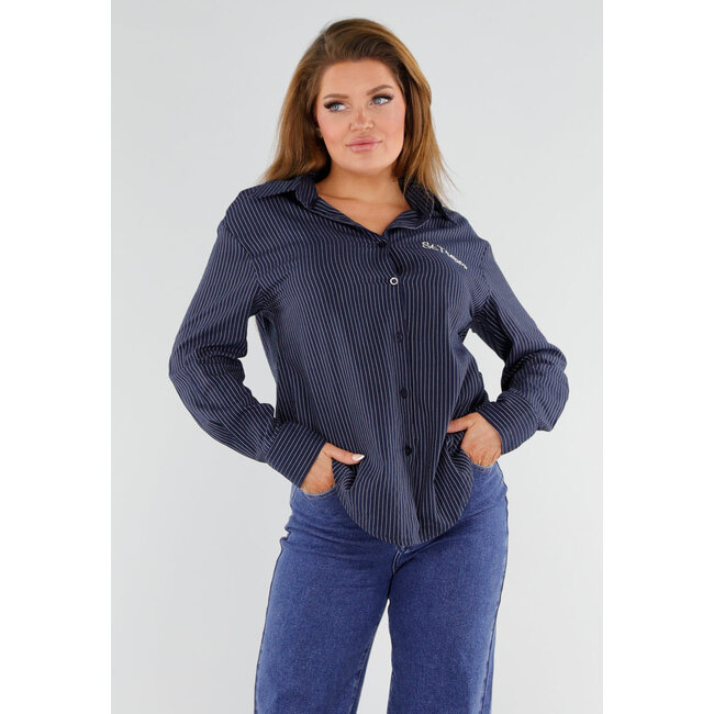 Blau gestreifte Bluse mit St. Tropez-Stickerei am Rücken