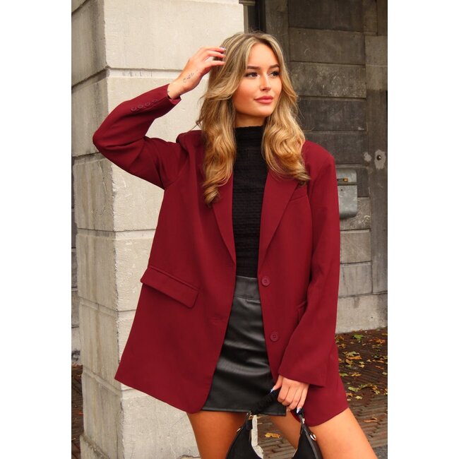 Bordeauxroter Oversized-Blazer mit Knopfverschluss und Reverskragen