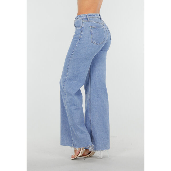 Hellblaue Mid Waist Wide Leg Jeans mit Raw Edge Zoom