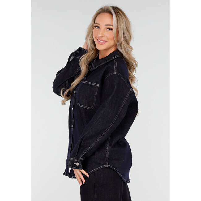 Dunkelblaue Jeansbluse mit langen Ärmeln und Knöpfen