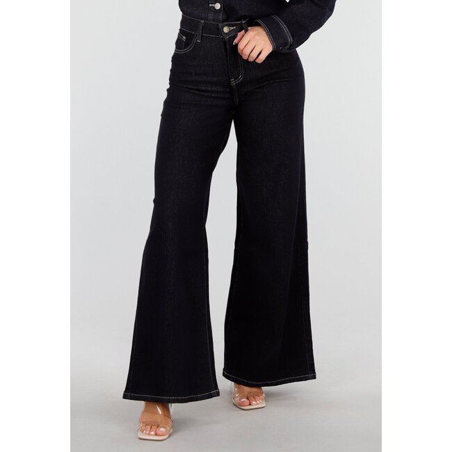 Dunkelblaue Flared Jeans mit hoher Taille und kontrastierenden Nähten