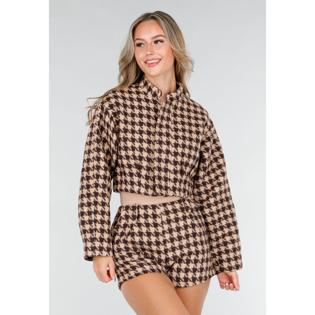 Zweiteiliges Set in Braun Pied-de-Poule mit Jacke und kurzen Hosen