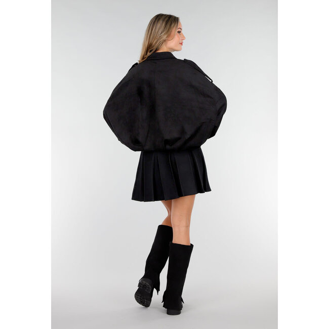 Schwarze Jacke in Wildlederoptik mit Reißverschluss und Knopfverschluss