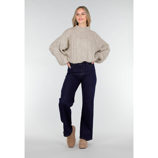 Beige Strickpullover mit Zopfmuster und Puffärmeln