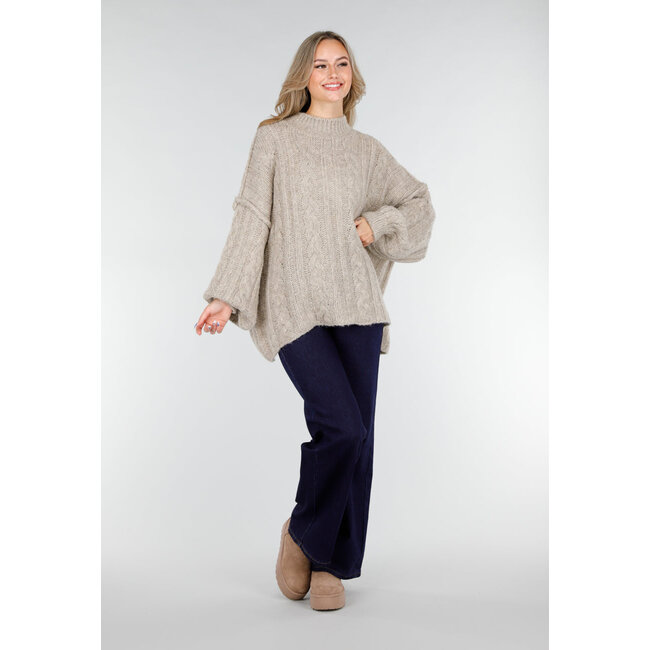 Beige Strickpullover mit Zopfmuster und Puffärmeln