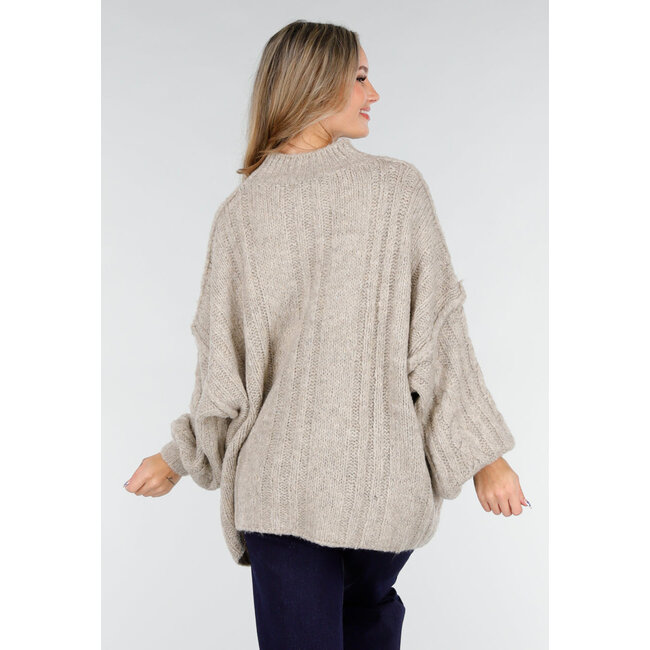 Beige Strickpullover mit Zopfmuster und Puffärmeln