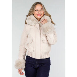 Beige Jacke mit Pelzkragen