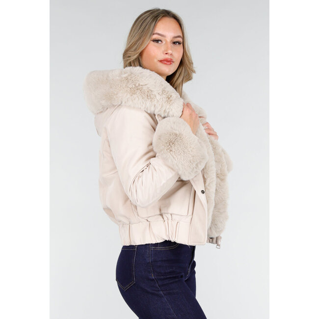 Beige Jacke mit Kunstfellkragen und Manschetten