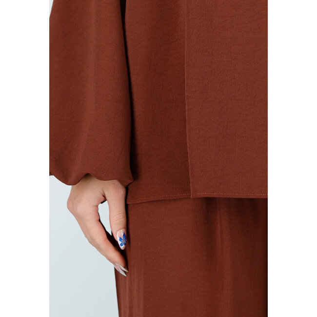 Terrakottafarbene Stretchbluse mit Schleifenverschluss und weiten Ärmeln