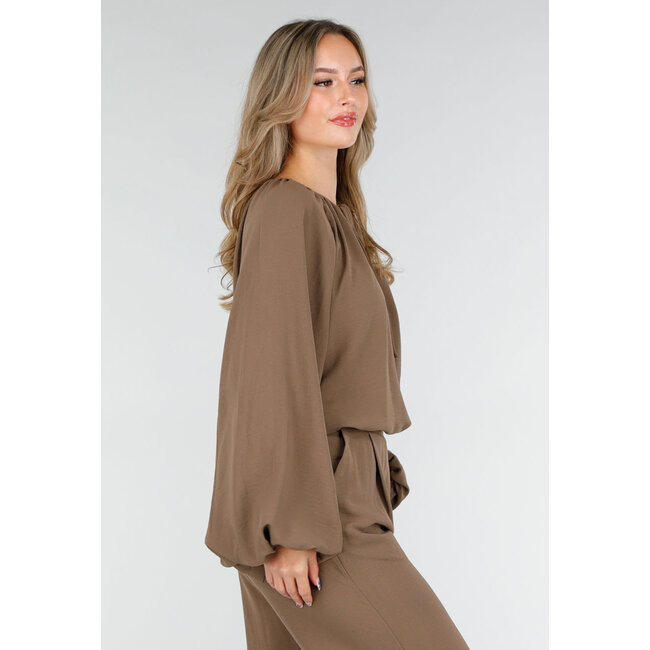 Braune Stretchbluse mit Schleifenverschluss und weiten Ärmeln